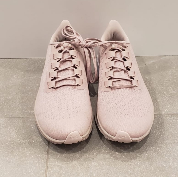 Brand new Nike women's Air Zoom Pegasus 37 shoes